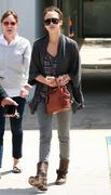 th_38545_celebrity_paradise.com_Jessica_Alba_out_and_about_in_Brentwood_12.04.2010_23_123_1197lo.jpg