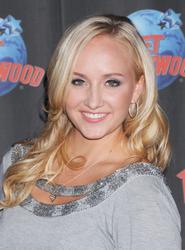 http://img219.imagevenue.com/loc1185/th_116943115_NastiaLiukin_02_122_1185lo.jpg