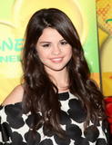http://img219.imagevenue.com/loc224/th_54098_Selena_Gomez_2009-05-30_-_Disney_7_ABC_Television_Group_Summer_Press_Junket_122_224lo.jpg